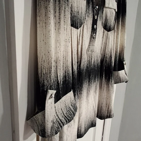 Cocomo Black and White Ombre Blouse SMOKE FREE HOME - Picture 6 of 7